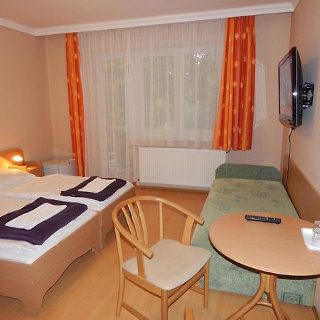 Hajdú Vendégház Hajdúszoboszló Habitación foto