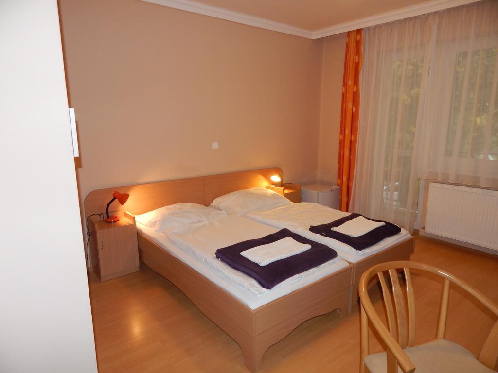 Hajdú Vendégház Hajdúszoboszló Exterior foto