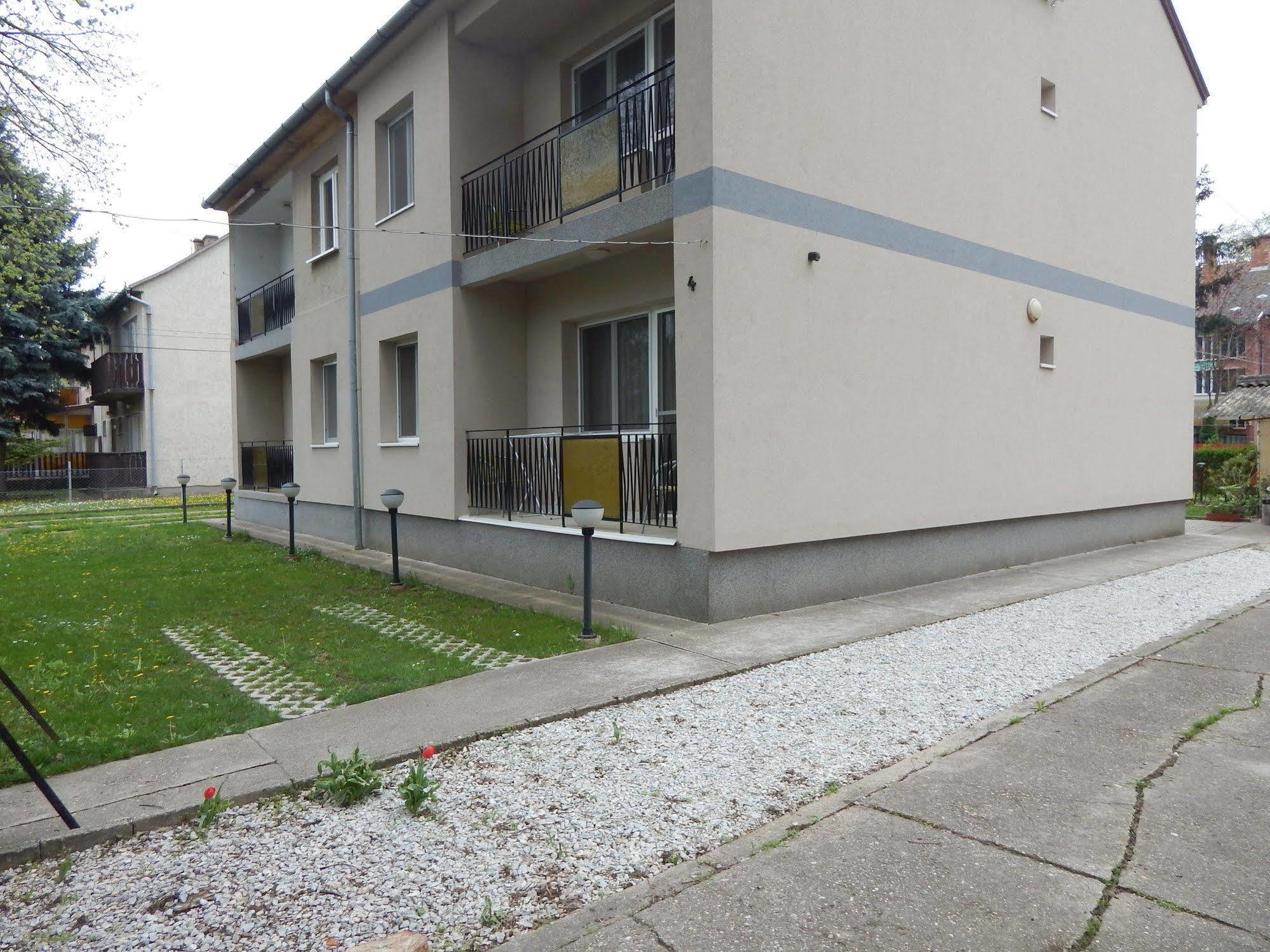Hajdú Vendégház Hajdúszoboszló Exterior foto
