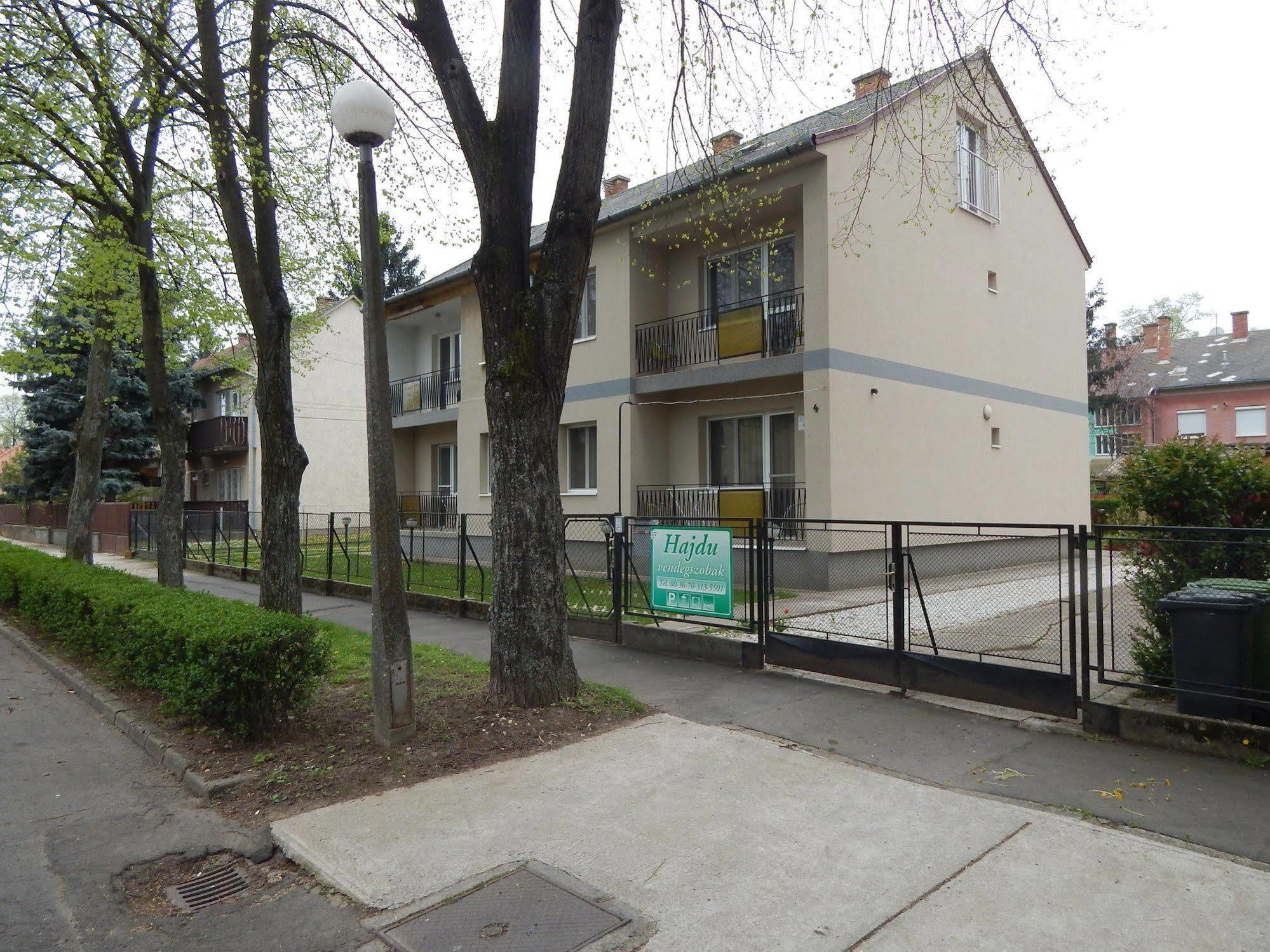 Hajdú Vendégház Hajdúszoboszló Exterior foto